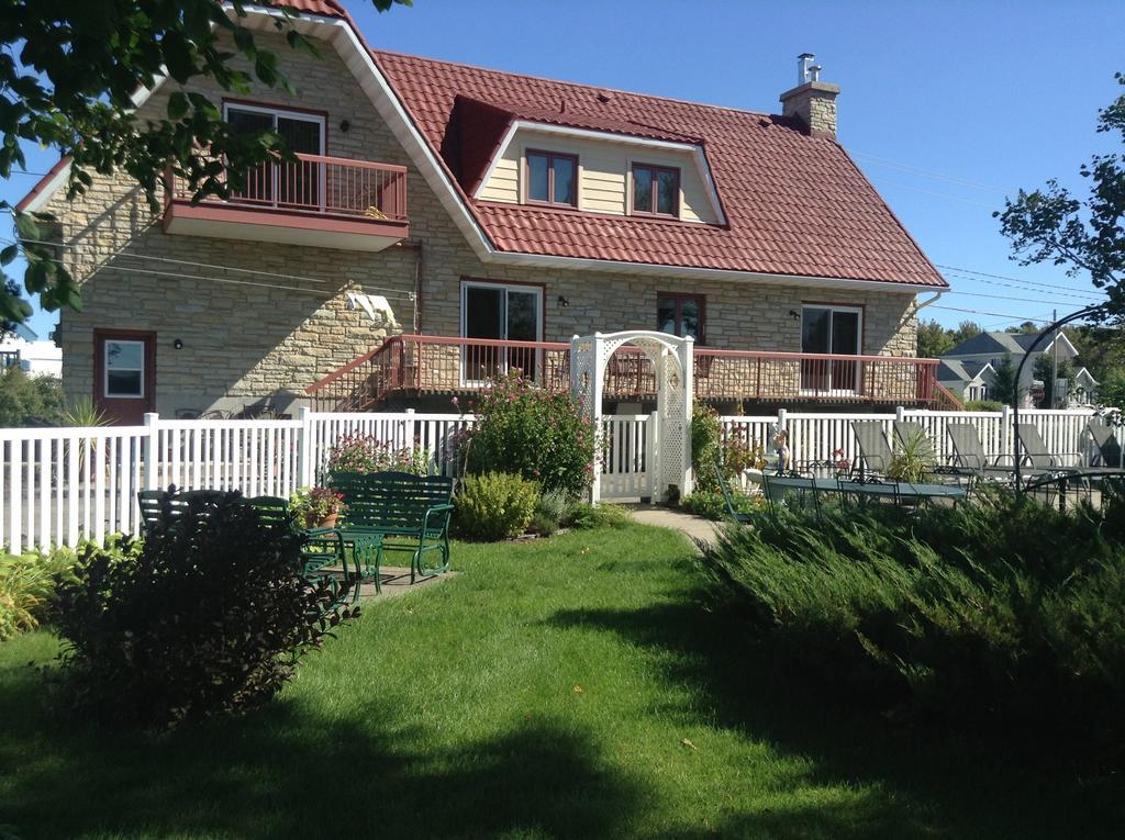 Douces Évasions Bed and Breakfast Saint-Anselme Exterior foto