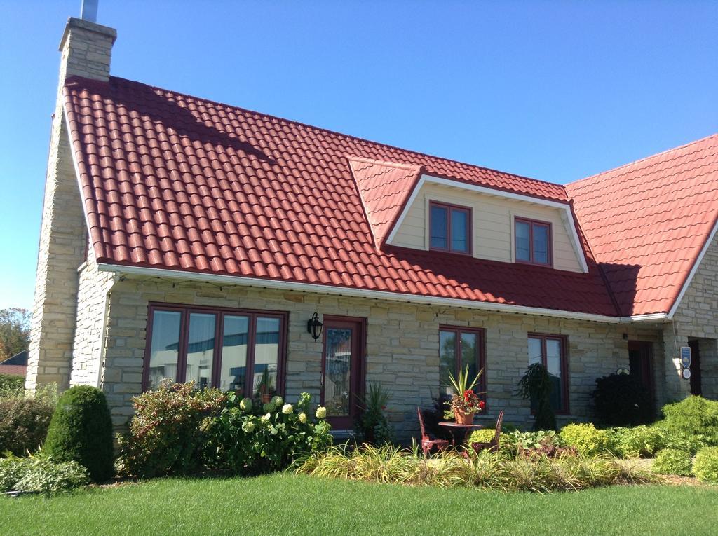 Douces Évasions Bed and Breakfast Saint-Anselme Exterior foto