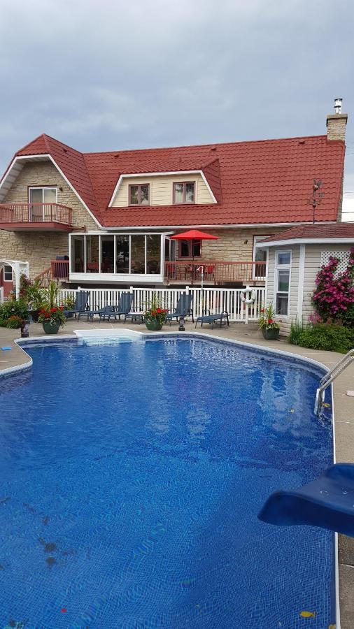 Douces Évasions Bed and Breakfast Saint-Anselme Exterior foto